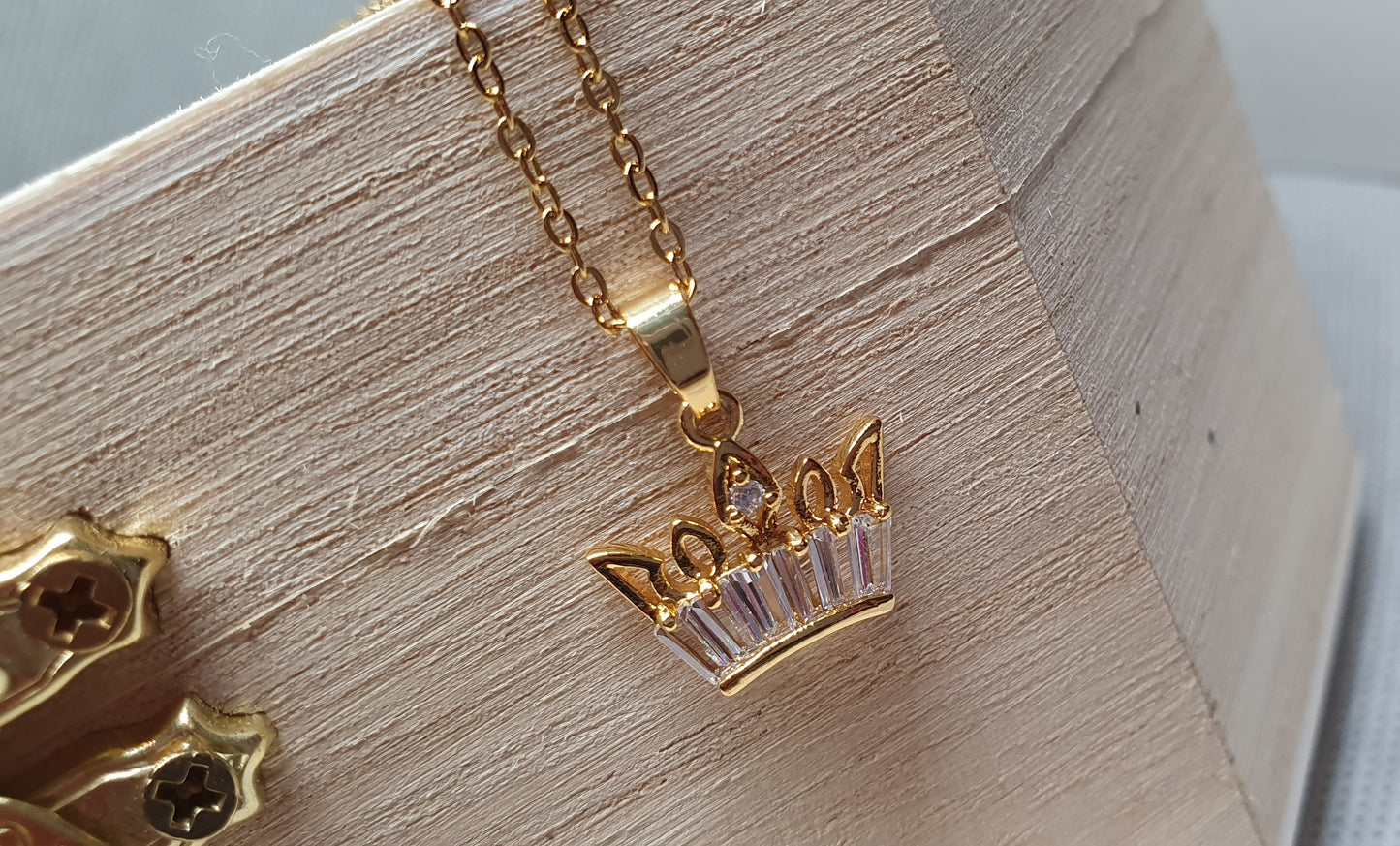 Queen Crown Necklace